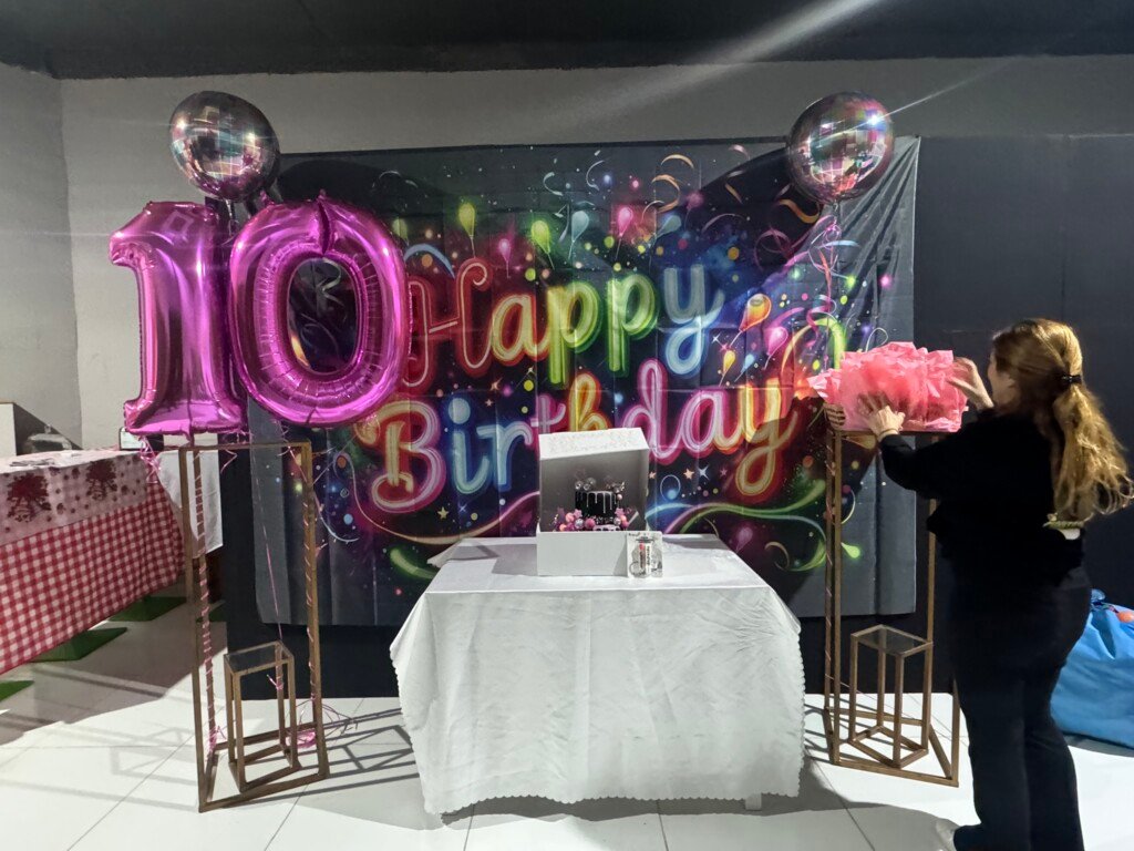 cake set up 10th birthday