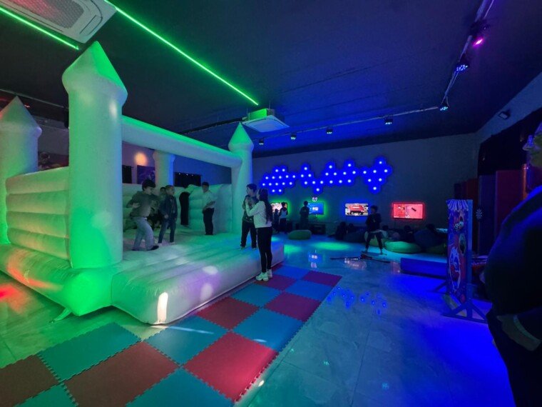 white bouncing castle near ps4_ps5
